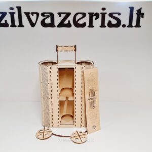 Dėžutė dviems vyno buteliams ir dviems taurėms su rankena